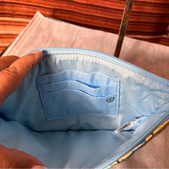 NWT Vera Bradley RFID All Day Simple Blue Beach Print Wristlet - Picture 7 of 11